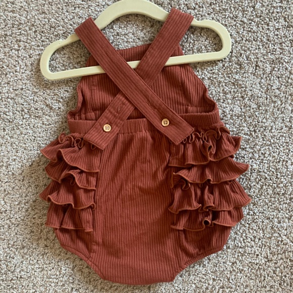 Kate Quinn Modal Rib Side Ruffle Bubble - Picture 2 of 2